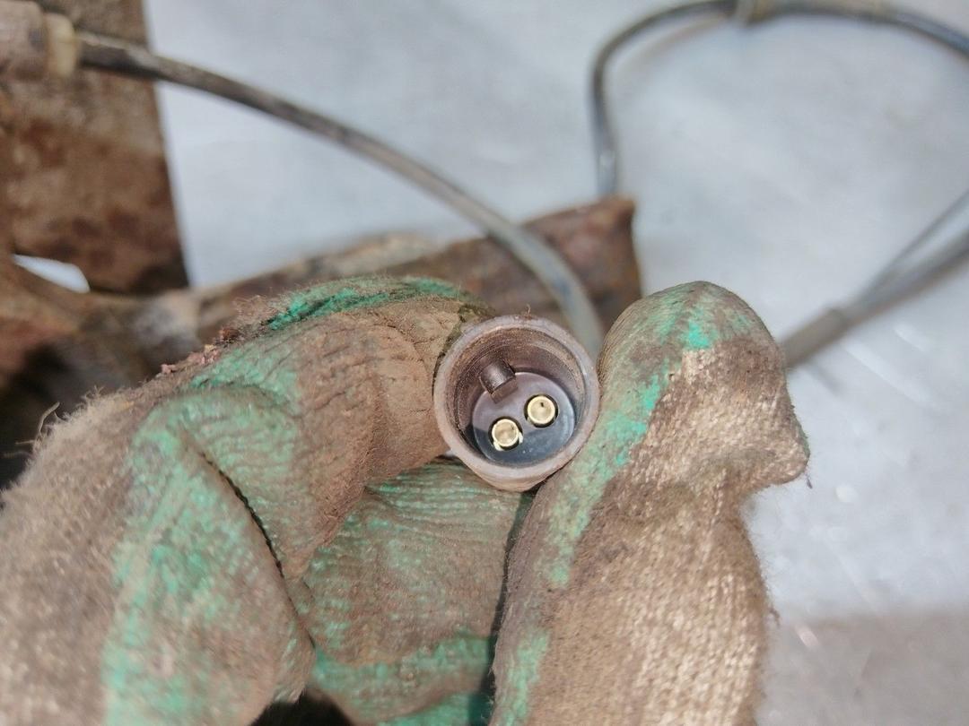 Кулак поворотный левый 2D40BX Audi 80 купить на авторазборке