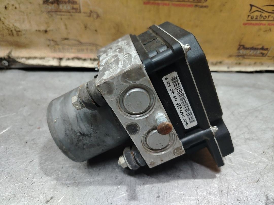 Блок ABS UO6Q7V Audi A4 - Фото 2