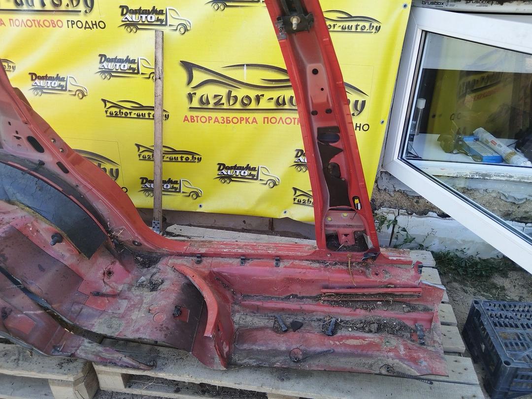 Стойка кузовная центральная левая NC8U54 Audi 100 купить в магазине запчастей бу