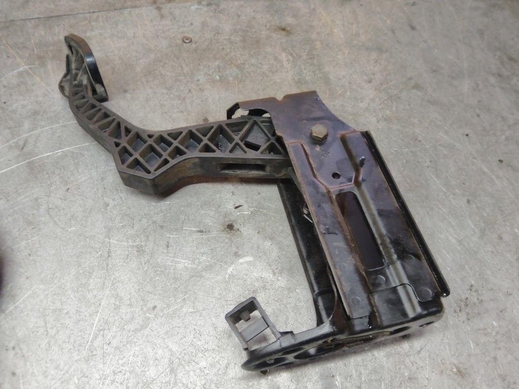 Узел педальный (блок педалей) RMPICU Skoda Octavia купить с доставкой