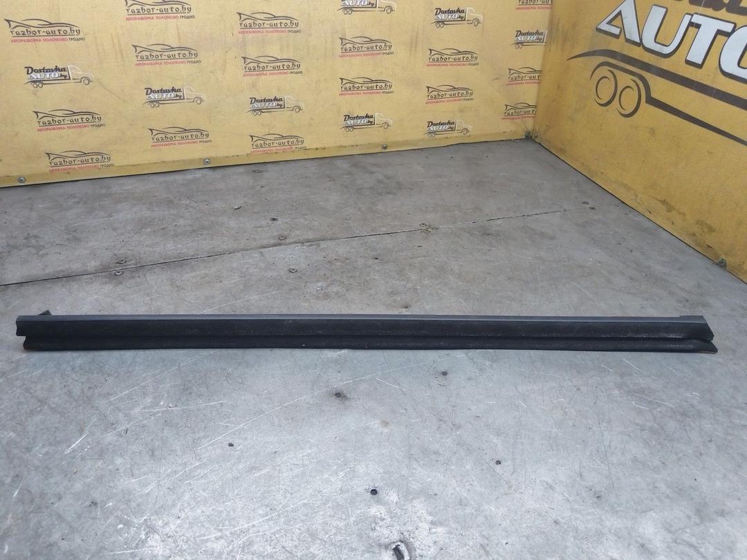 Молдинг стекла двери передней правой внутренний OMDX22 Ford Fusion - Фото 1