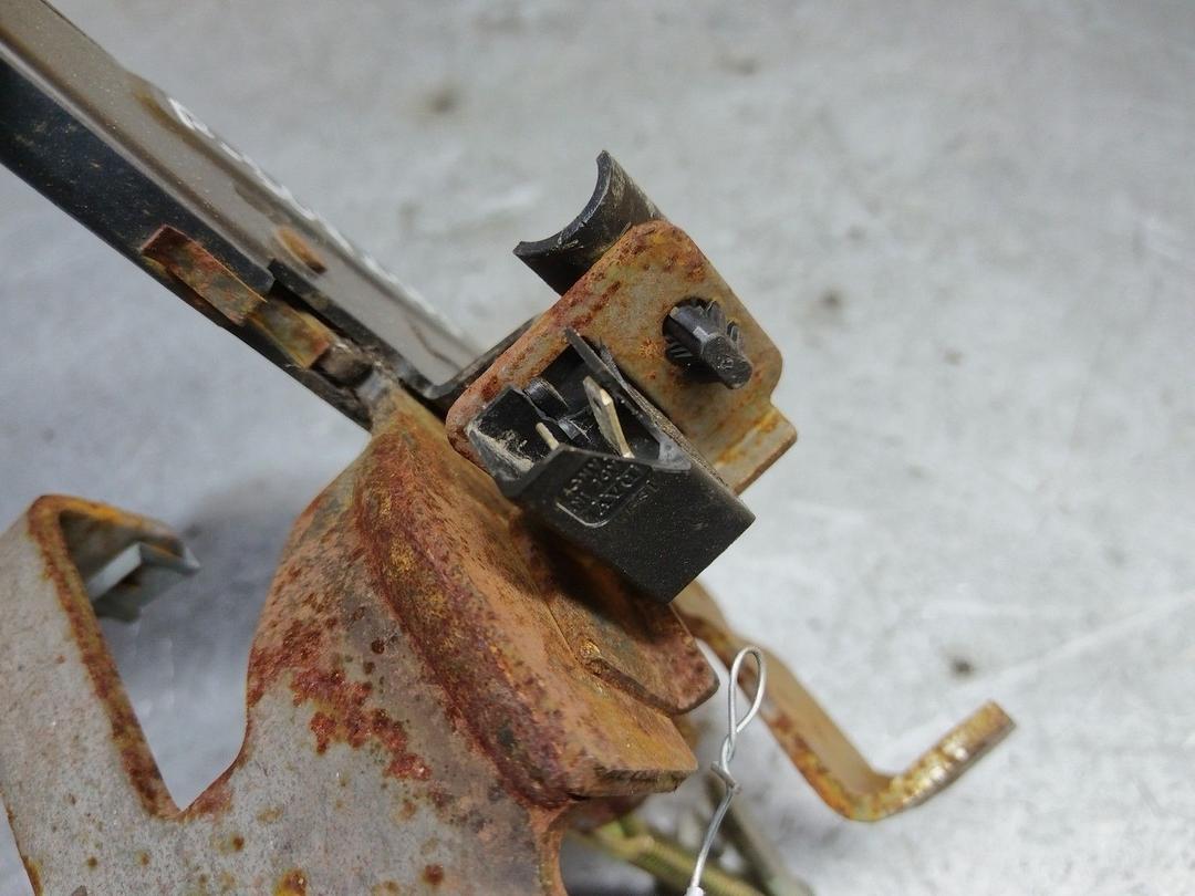 Рычаг ручного тормоза (ручника) GDBWBG Peugeot 307 купить на авторазборке