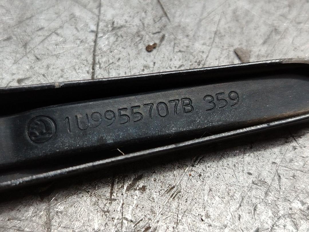 Щеткодержатель задний 9B8ZZS Skoda Octavia - Фото 4