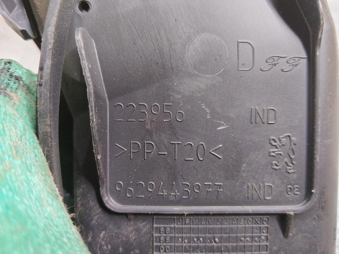 Дефлектор обдува салона 6YUBIX Peugeot 607 купить в магазине запчастей бу