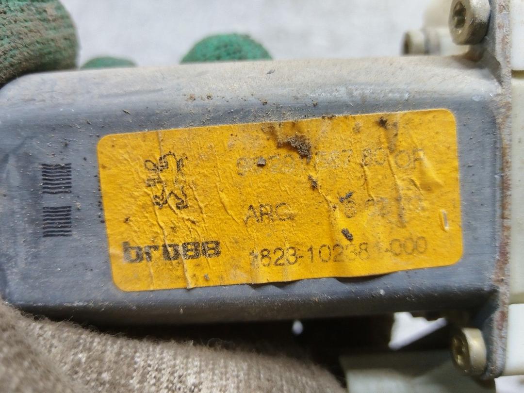 Стеклоподъемник электрический задний левый 1HJW7Y Peugeot 607 купить в магазине запчастей бу