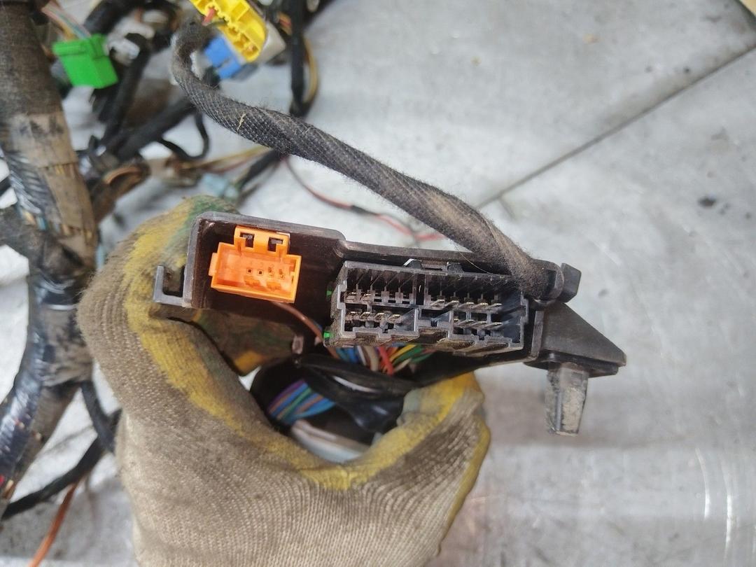 Проводка салона MHXSC1 Volvo V40 - Фото 25