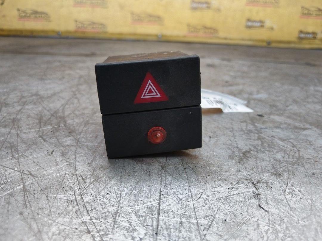 Кнопка аварийной сигнализации BF4LVX Opel Meriva купить