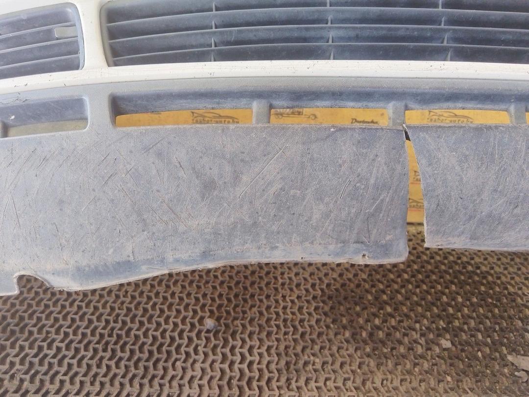 Бампер передний 4DHSMW Audi A4 купить в магазине запчастей бу