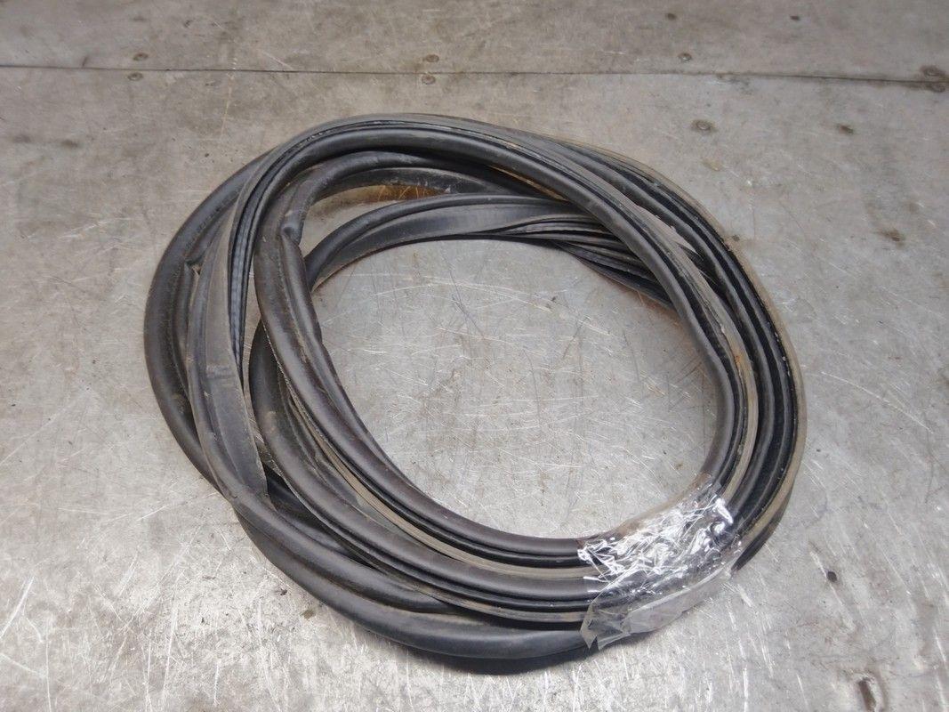 Уплотнитель багажника IHFS6N Seat Altea