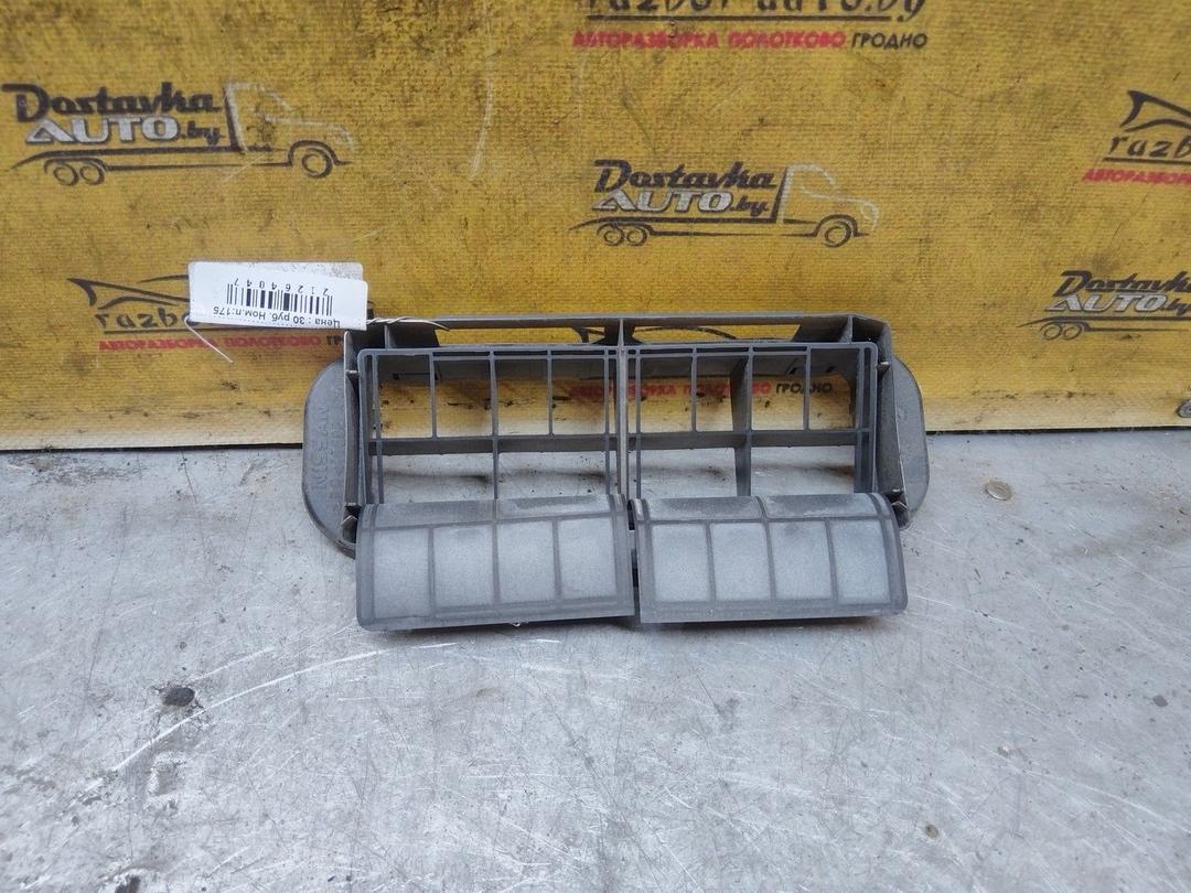 Решетка вентиляции кузова J8HYBL Nissan Micra купить в магазине запчастей бу
