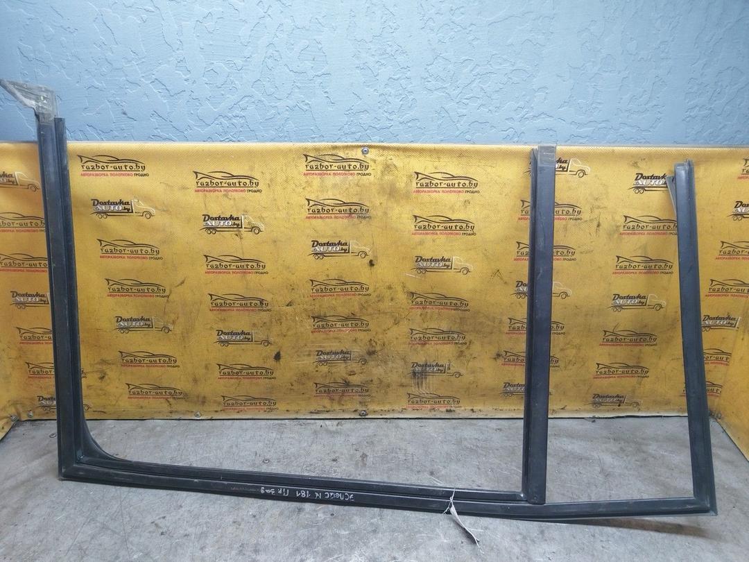 Уплотнитель стекла задней правой двери 1EWC4F Renault Espace