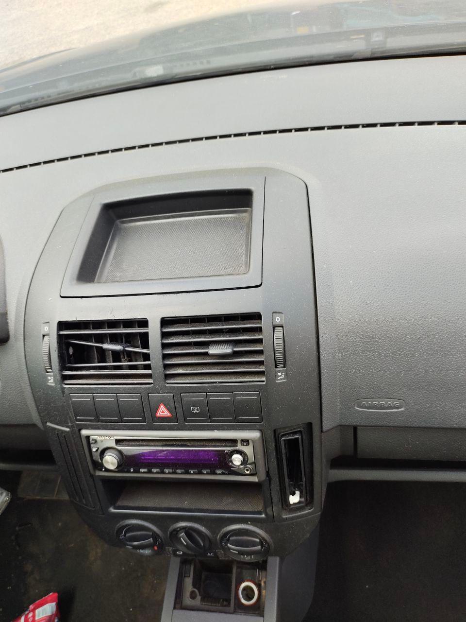 Кнопка аварийной сигнализации AH3TM1 Volkswagen Polo