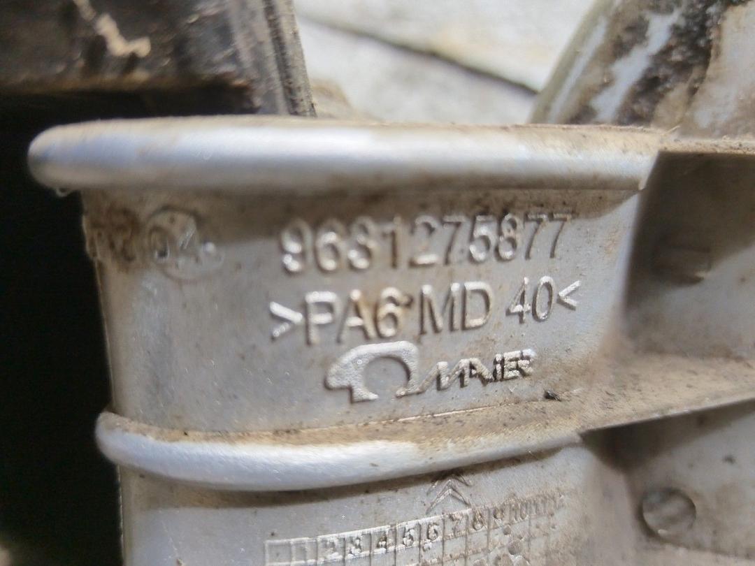 Лючок топливного бака RZQ72Z Citroen Xsara Picasso купить на авторазборке