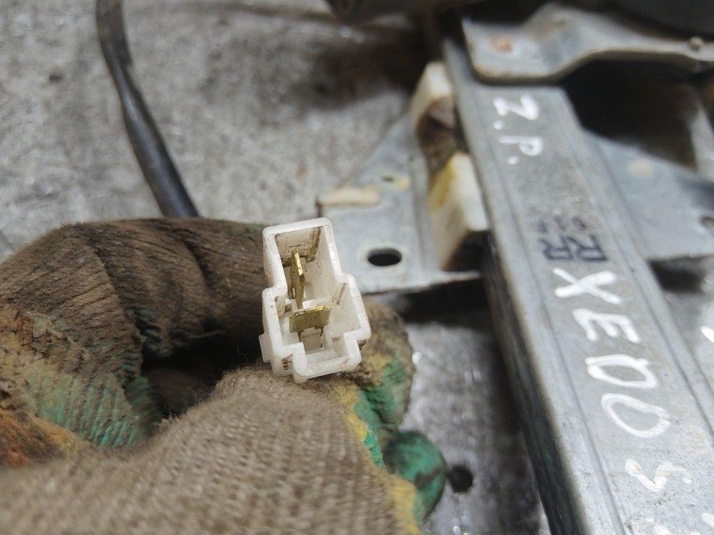 Стеклоподъемник электрический задний правый BPXD4Q Mazda Xedos 6 - Фото 3