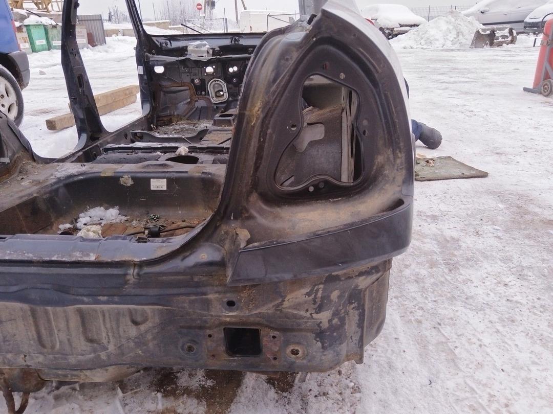 Крыло заднее правое XQ1V6O Mitsubishi Carisma undefined