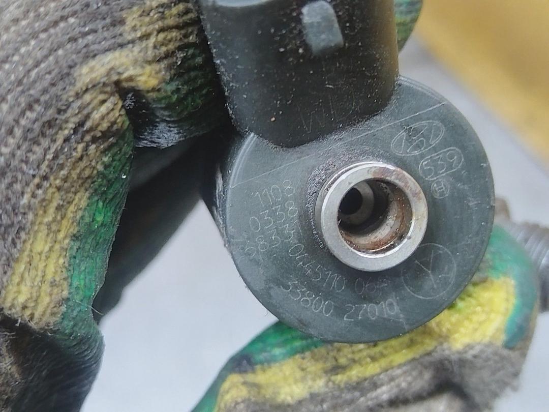 Форсунка V9UOX4 Hyundai Trajet купить на авторазборке