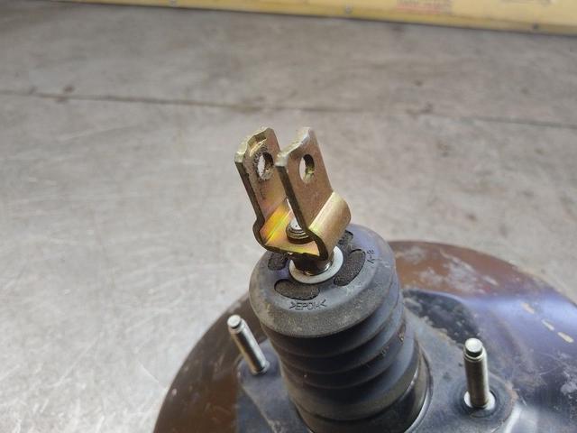 Вакуумный усилитель тормозов 7H588V Toyota Aygo купить в магазине запчастей бу