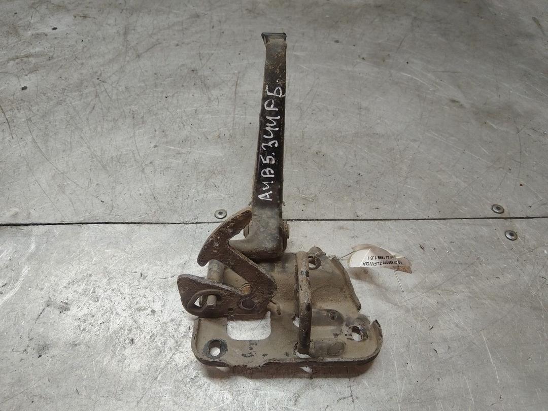 Крюк капота ZLFWQA Audi A4 - Фото 1