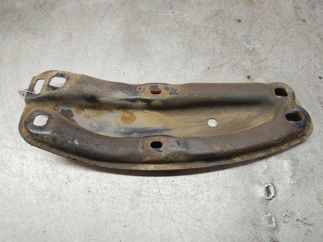 Балка под КПП EMU0T1 Mercedes C W202 купить