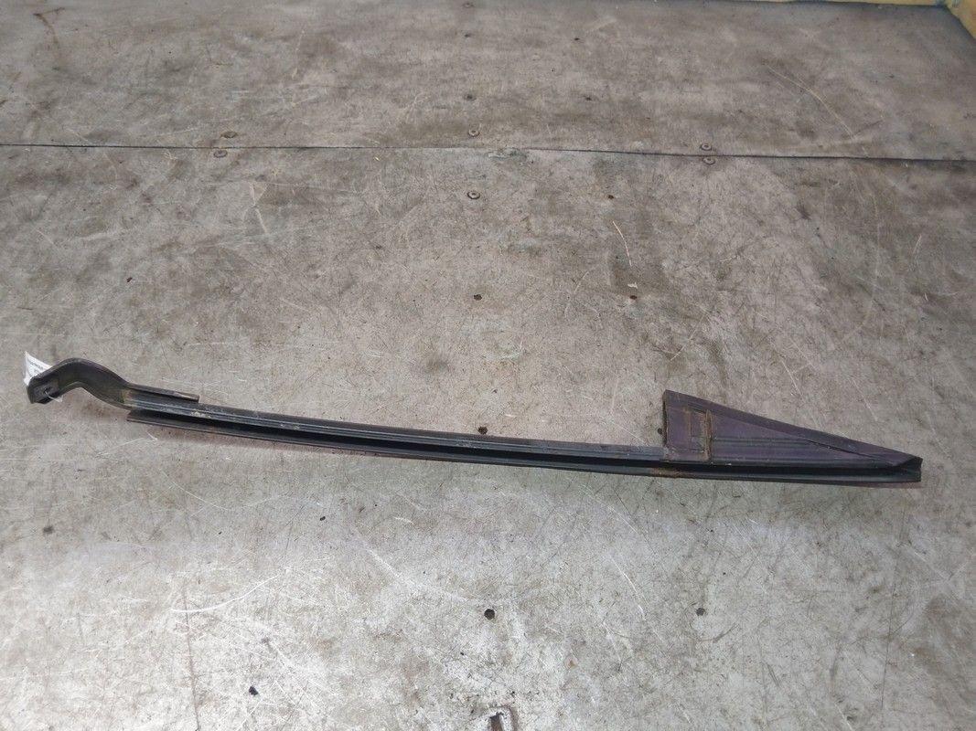 Направляющая стекла R7DNJD Mitsubishi Space Star купить