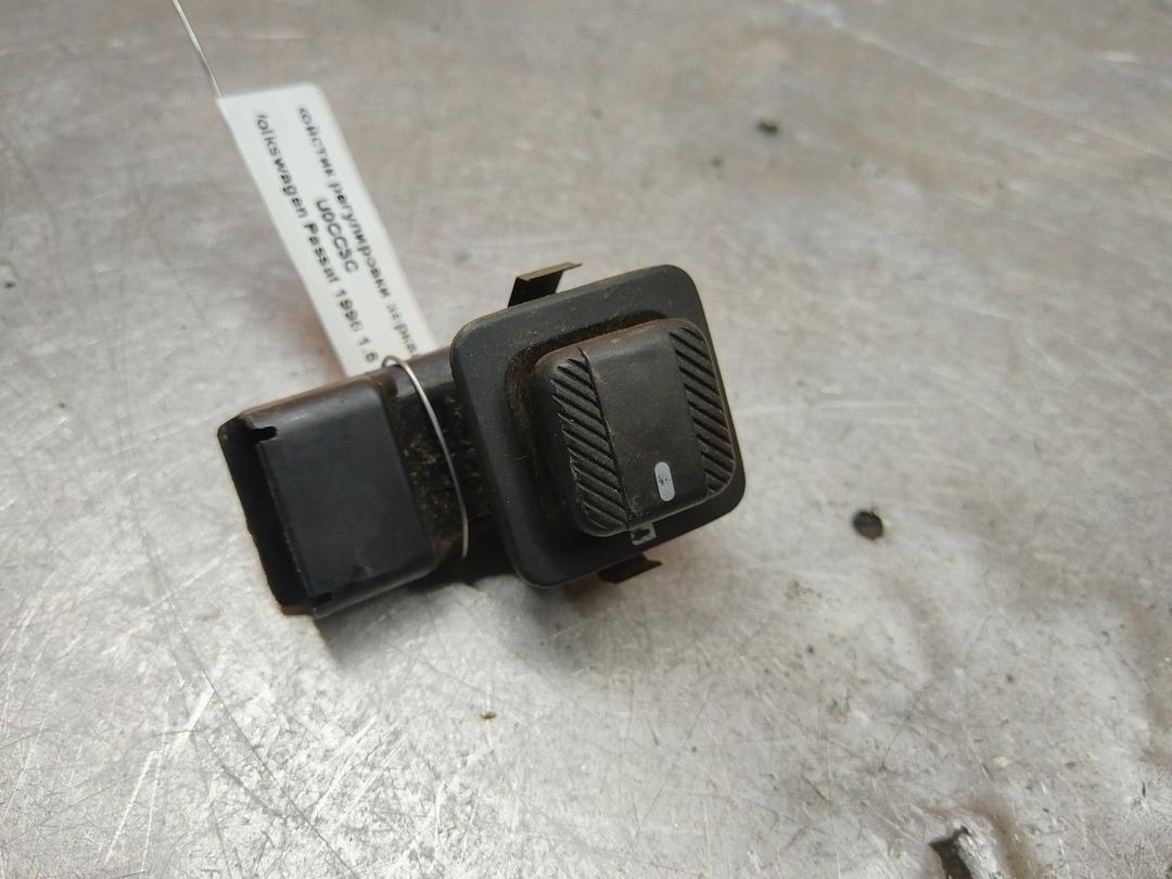 Джойстик регулировки зеркал U0CC3C Volkswagen Passat