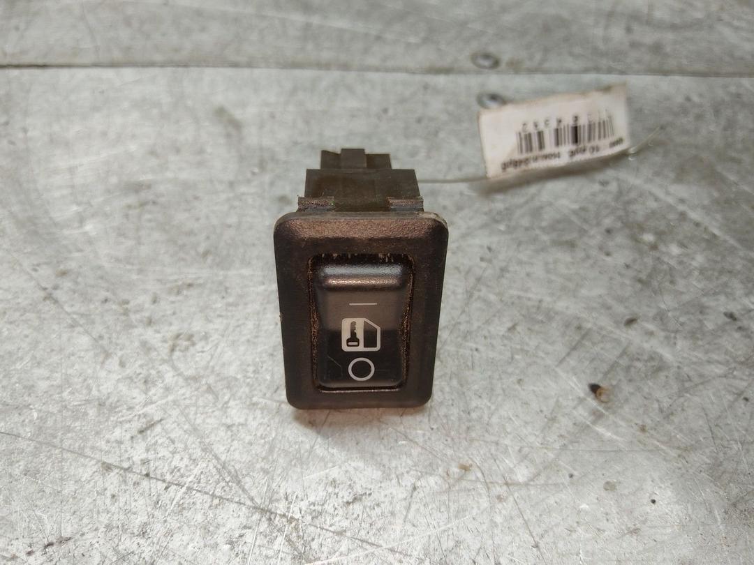 Кнопка (выключатель) C2DTS8 Mitsubishi Carisma - Фото 1