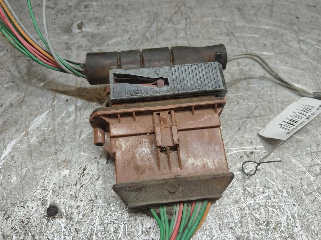 Разъем (фишка) проводки 5UMFG4 Citroen Xantia - Фото 4