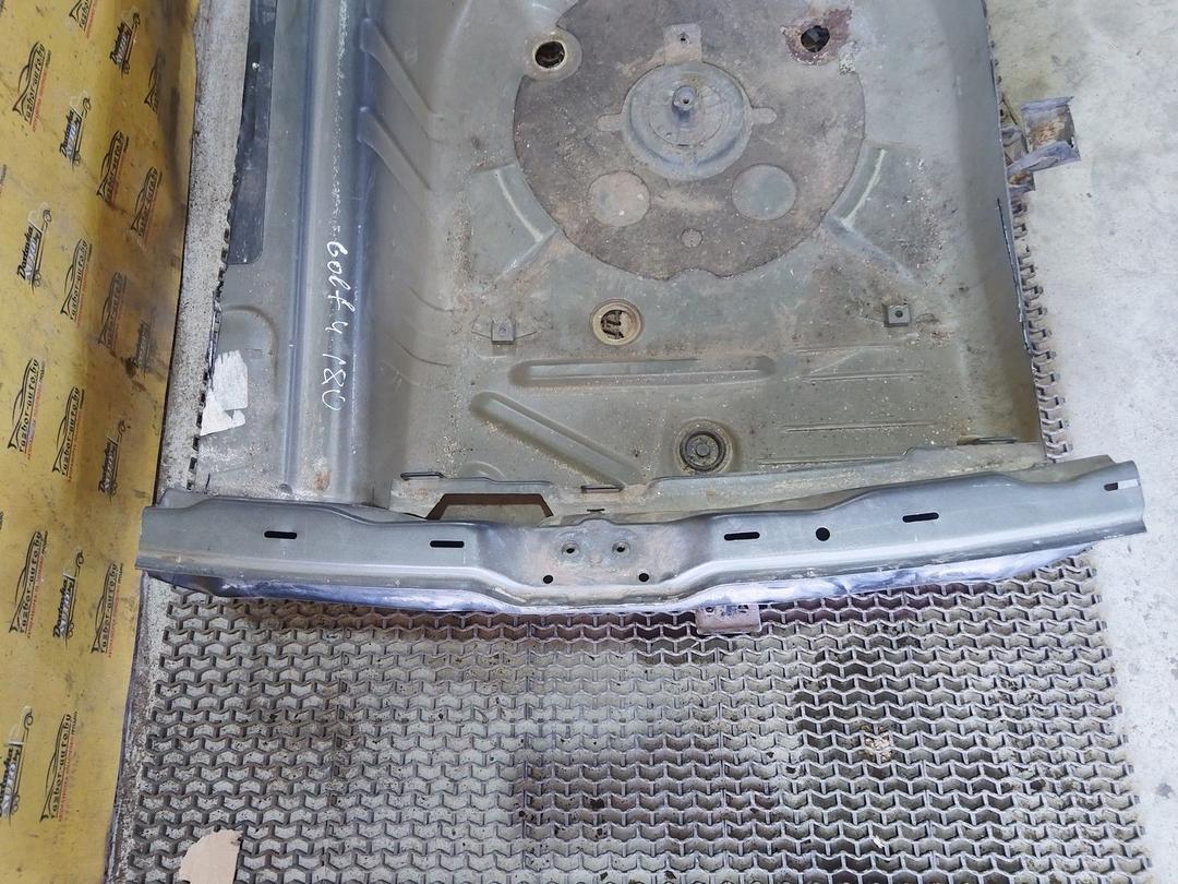 Ниша запасного колеса XHH563 Volkswagen Golf купить