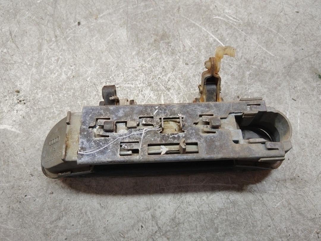 Ручка наружная задняя правая Y6HSKH Audi A4 - Фото 2