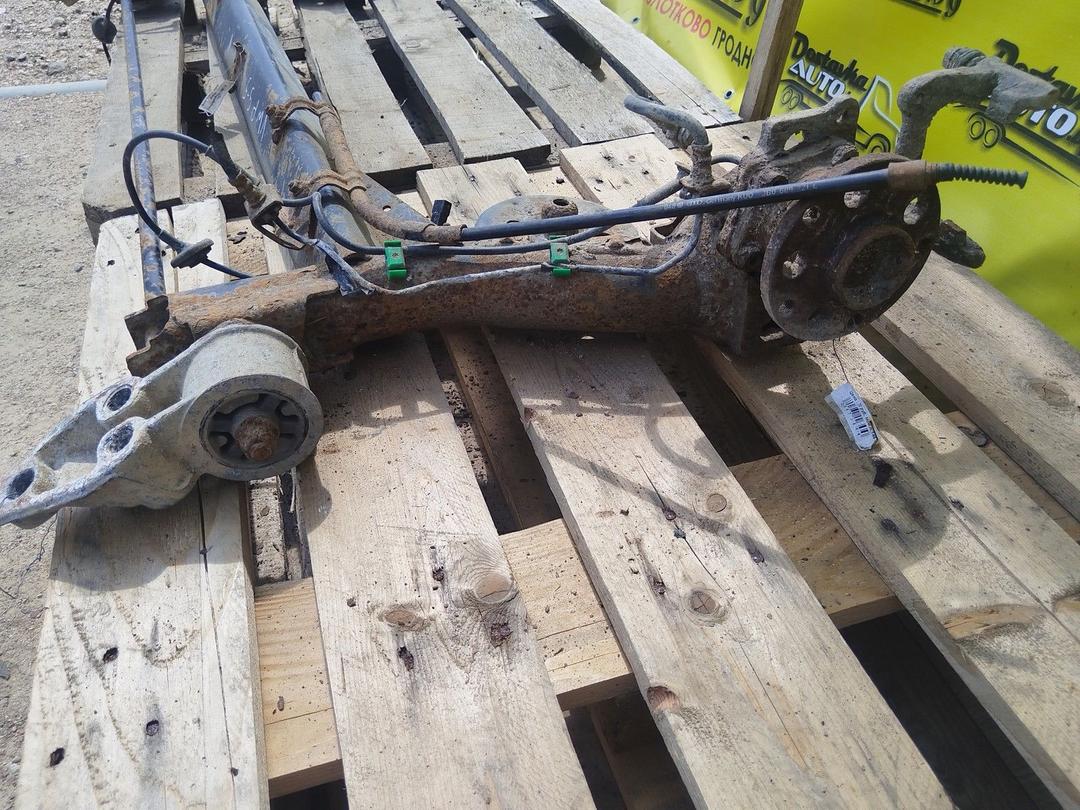 Балка подвески задняя 8DS0Z9 Volkswagen Passat undefined