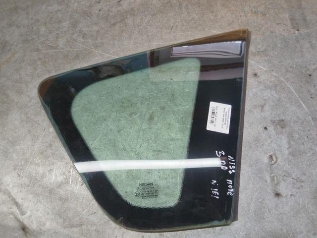 Стекло кузовное боковое правое M2XFQ7 Nissan Note