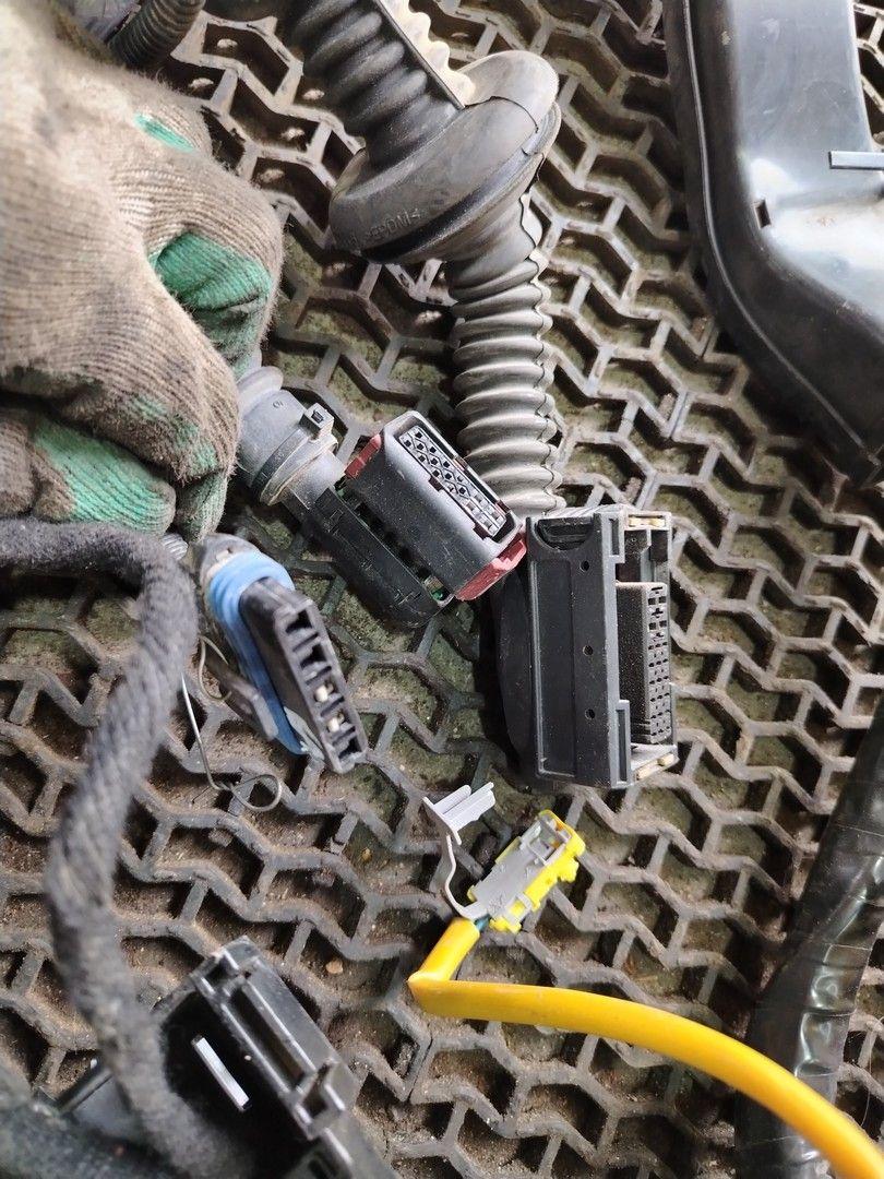 Проводка салона BJ4KSM Saab 9-3 - Фото 6