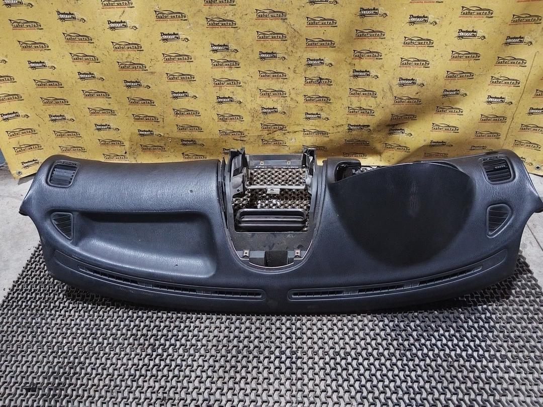 Панель передняя салона (торпедо) XF0MNO Mitsubishi Carisma undefined