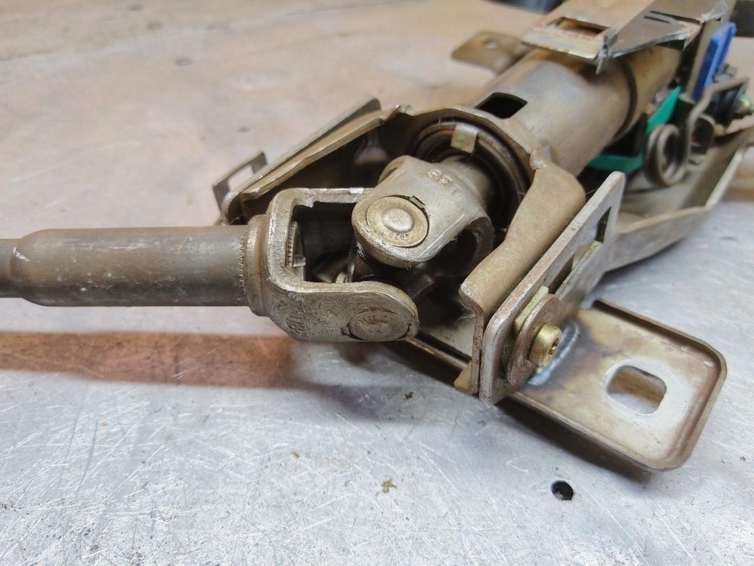 Рулевой карданчик XV0AZ9 Peugeot 307 купить в магазине запчастей бу