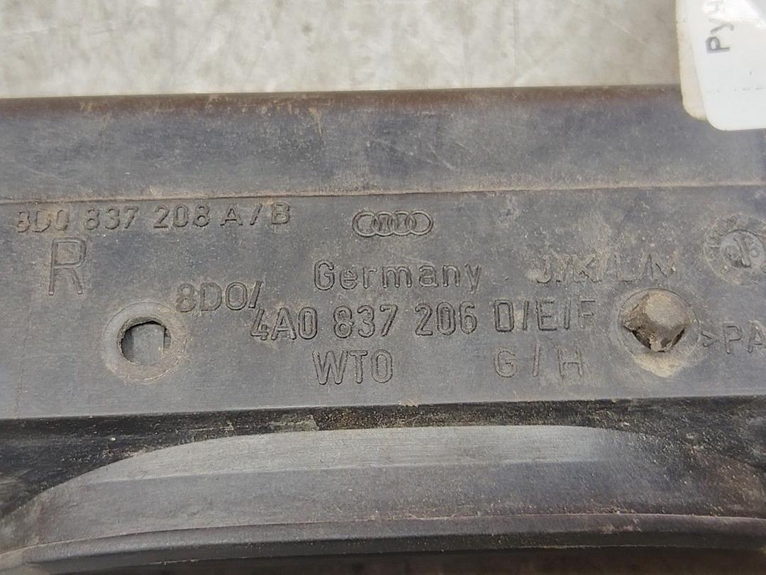 Ручка наружная передняя правая YHPZ9F Audi A4 купить на авторазборке