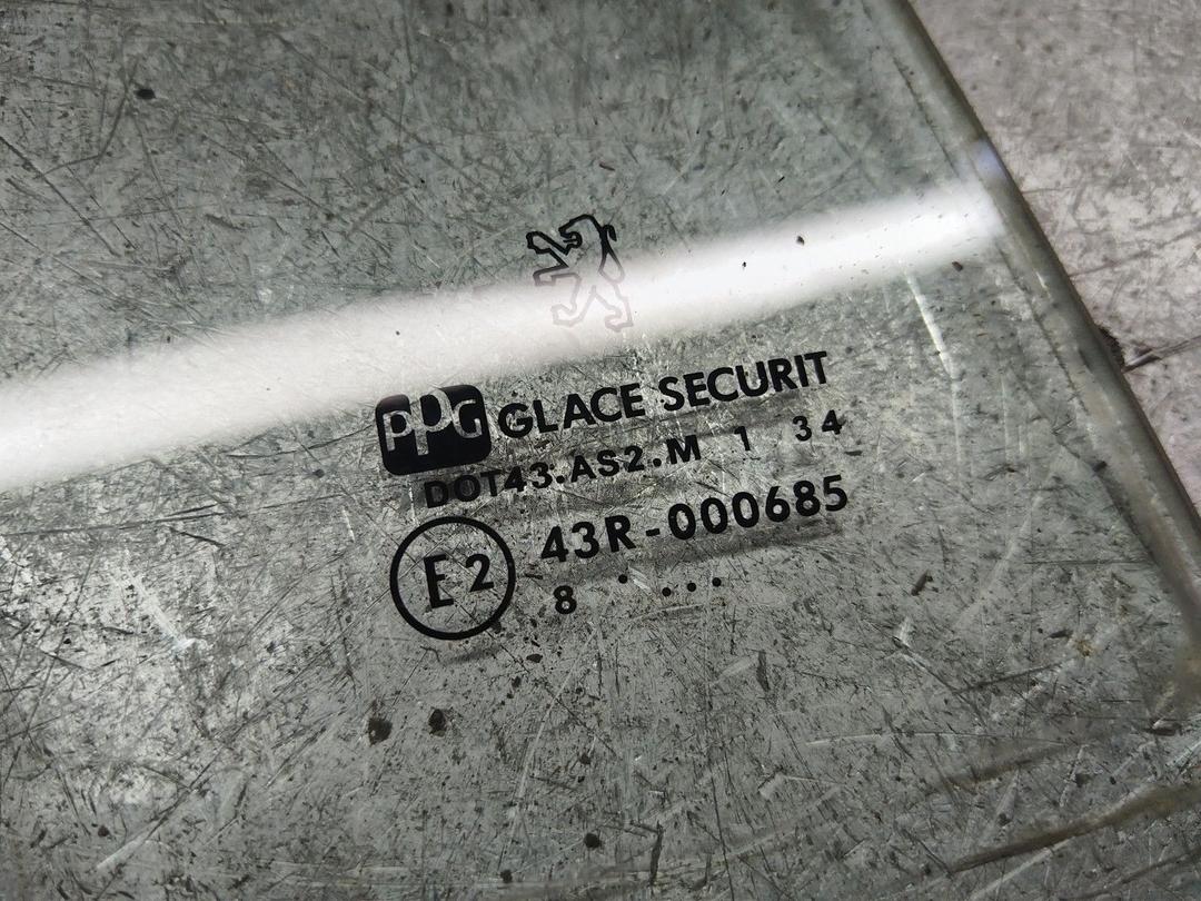 Стекло двери задней правой P40ZSH Peugeot 406 купить