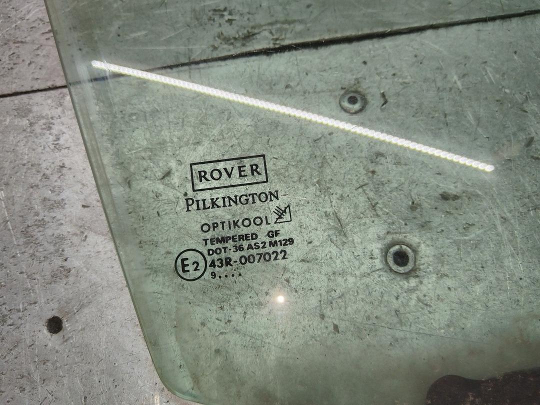 Стекло двери передней правой 88C64O Rover 45 купить