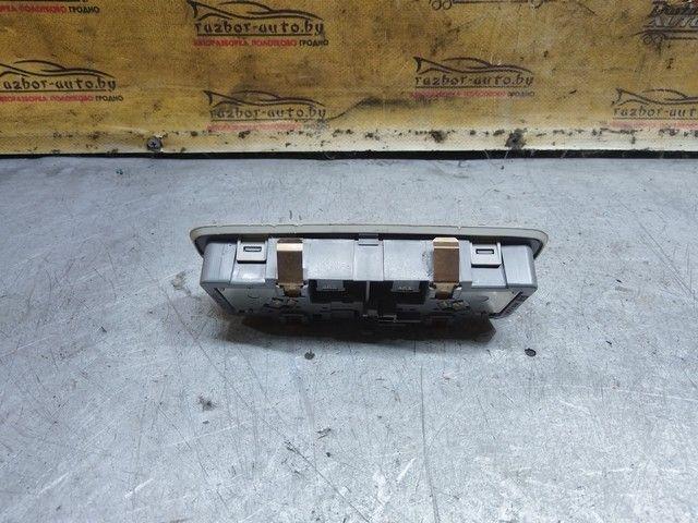 Фонарь салона (плафон) BJ5Y90 Toyota Avensis Verso купить