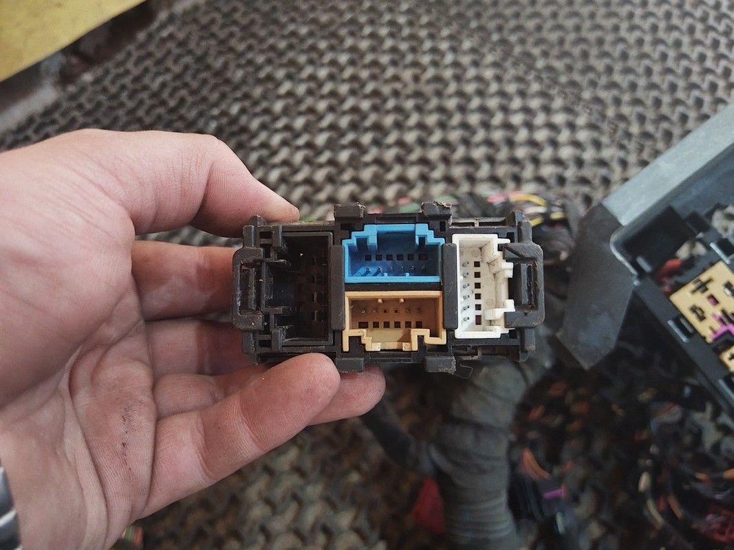 Проводка салона F9Z4CR Skoda Fabia - Фото 6