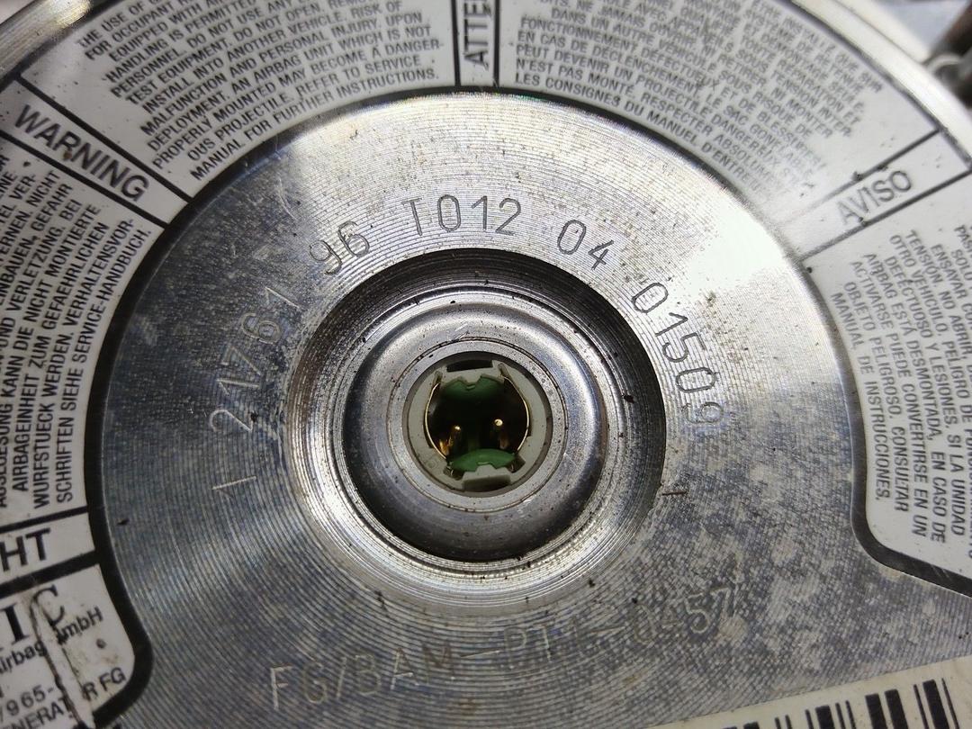 Подушка безопасности водителя MYE57Y Mitsubishi Carisma купить с доставкой