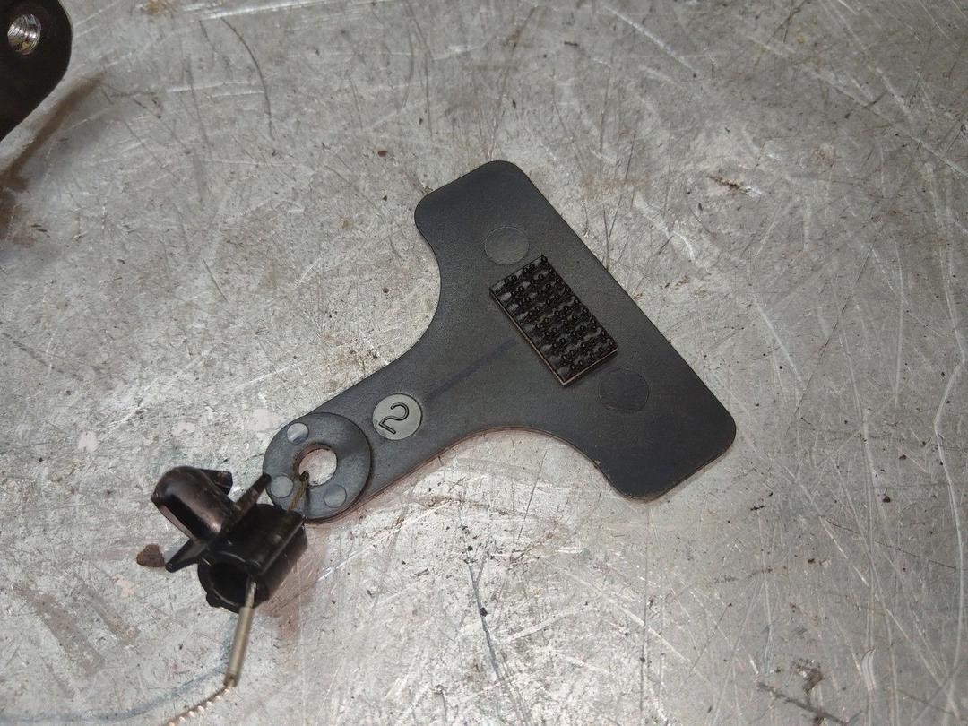 Активатор замка крышки топливного бака OQ1W62 Kia Sorento купить на авторазборке