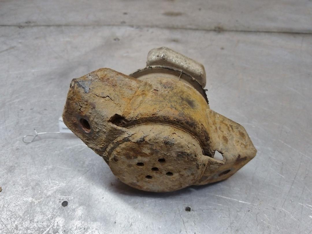 Подушка крепления двигателя 09ZNH5 Volkswagen Passat