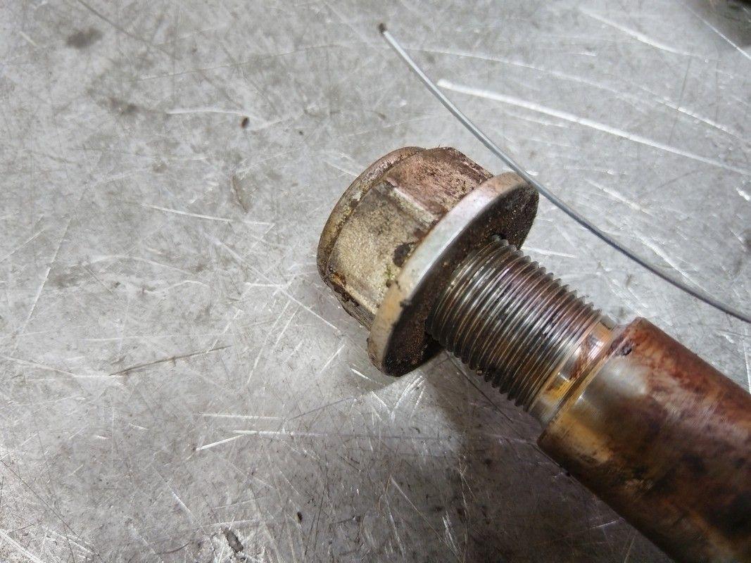 Цапфа задняя (ось ступицы) JO4AUF Nissan Note - Фото 4