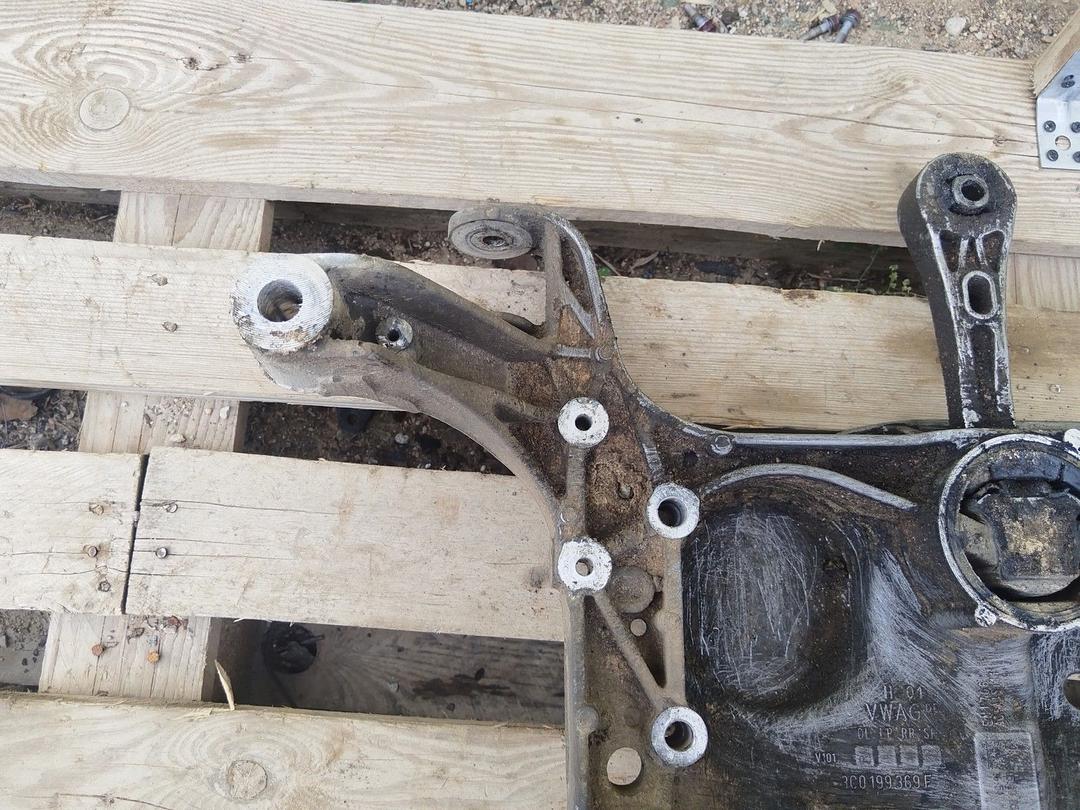 Балка подвески передняя (подрамник) L2YQIR Volkswagen Passat undefined