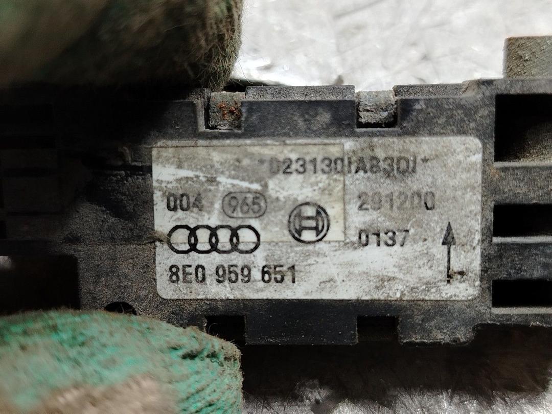 Датчик удара SWAMR4 Audi A4 - Фото 4