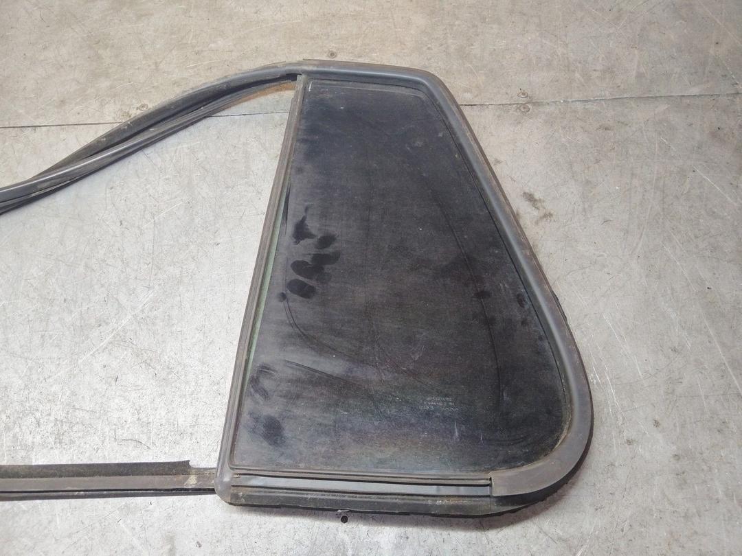 Стекло двери задней левой 2EX095 Volkswagen Golf купить с доставкой