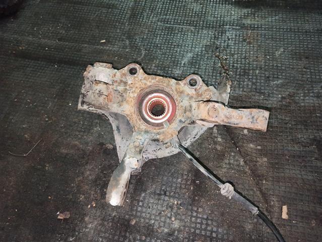 Кулак поворотный правый 1BF626 Fiat Stilo купить