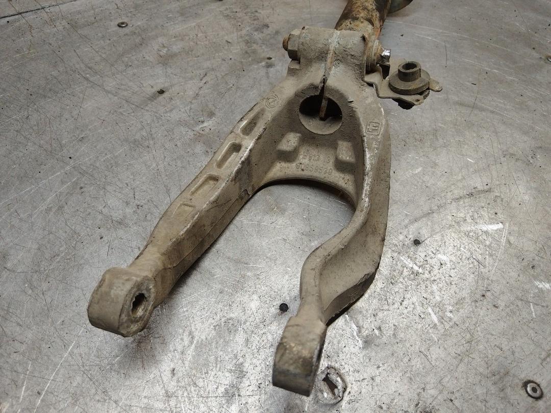 Амортизатор передний правый Z2TX3V Alfa Romeo 147 купить в магазине запчастей бу