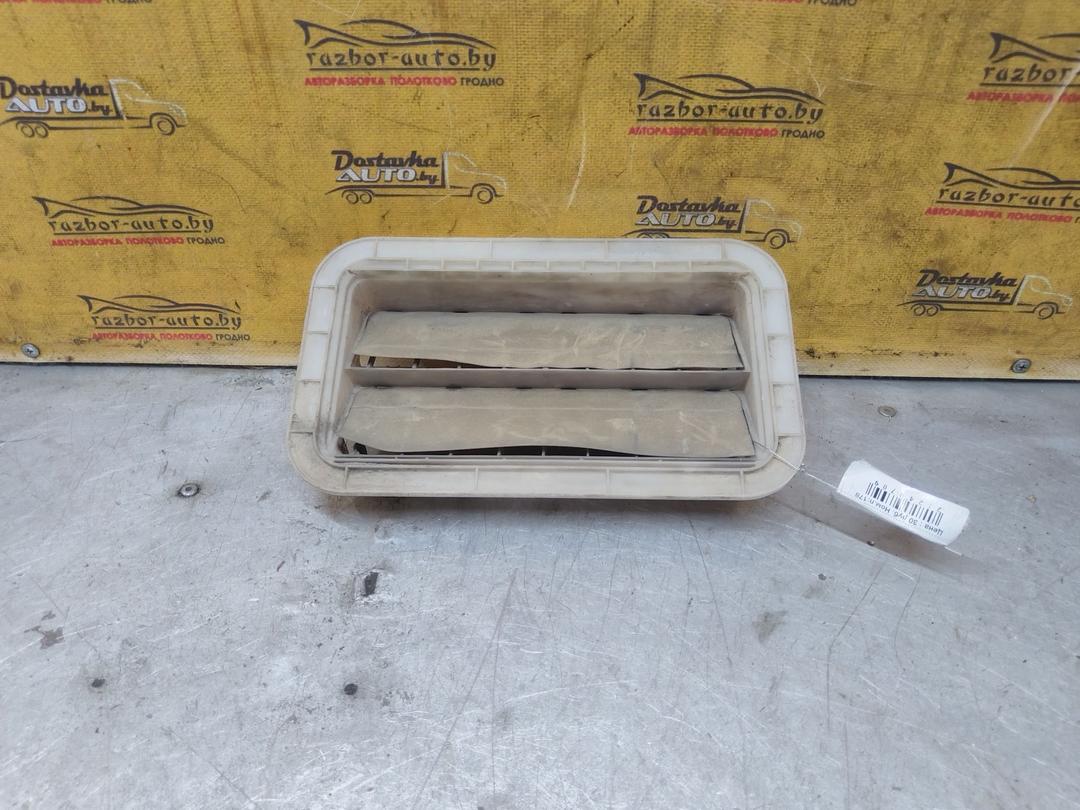 Решетка вентиляции кузова NMVLJ1 Toyota Avensis - Фото 1