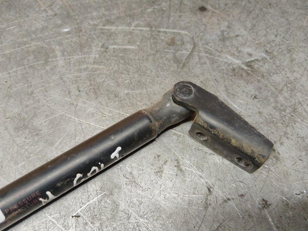 Амортизатор крышки багажника (3-5 двери) 51XHJW Mitsubishi Colt купить с доставкой